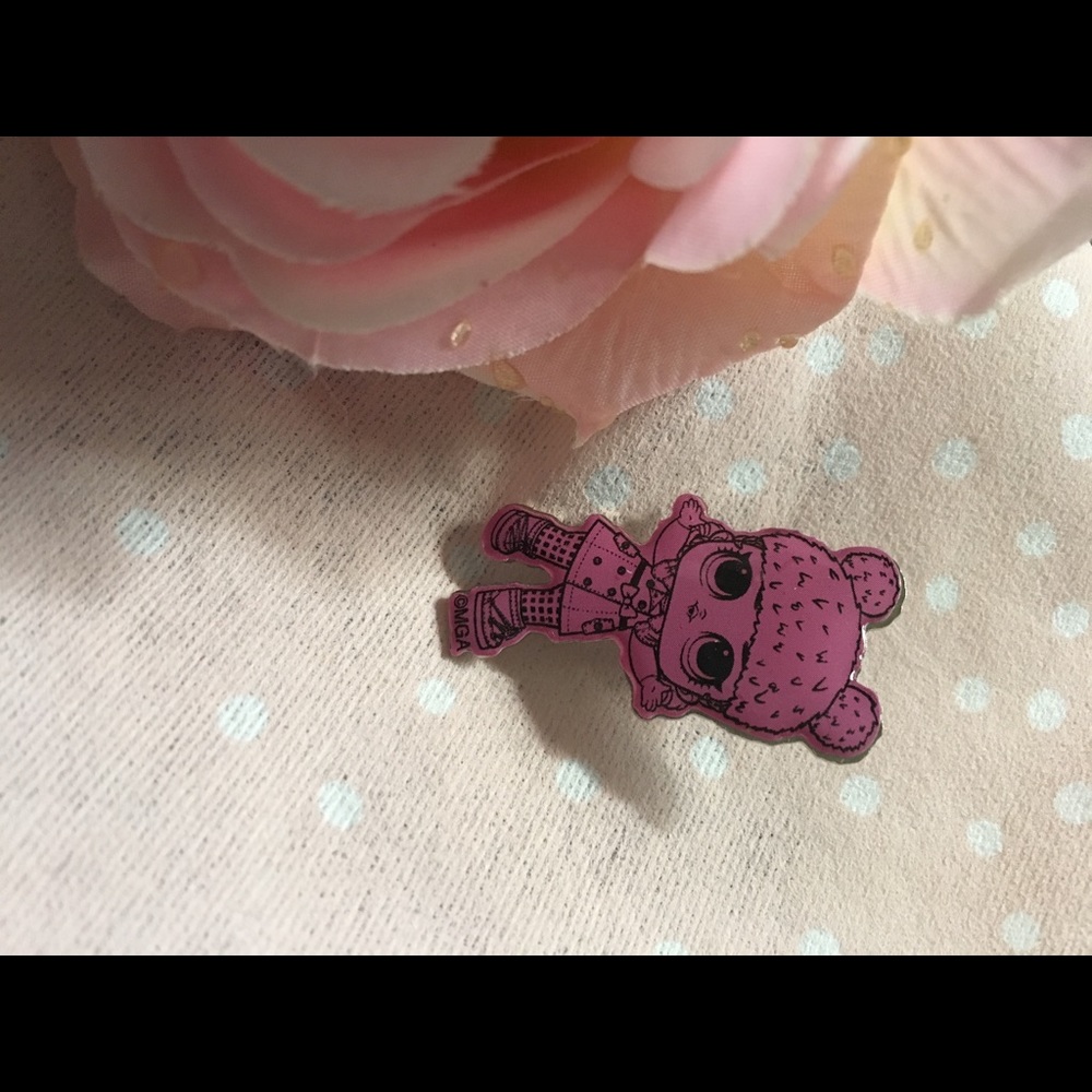 Girl’s LOL Pin - Picture 5 of 6